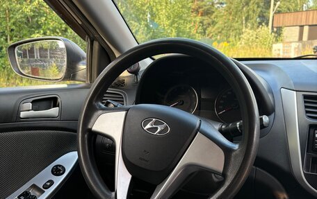 Hyundai Solaris II рестайлинг, 2011 год, 700 000 рублей, 10 фотография