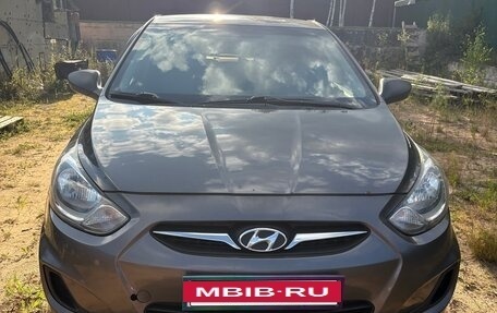 Hyundai Solaris II рестайлинг, 2011 год, 700 000 рублей, 15 фотография