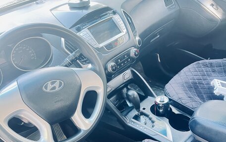 Hyundai Tucson III, 2010 год, 850 000 рублей, 5 фотография