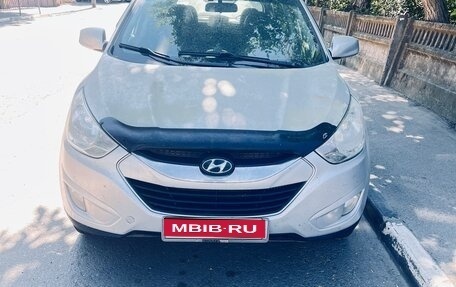 Hyundai Tucson III, 2010 год, 850 000 рублей, 1 фотография