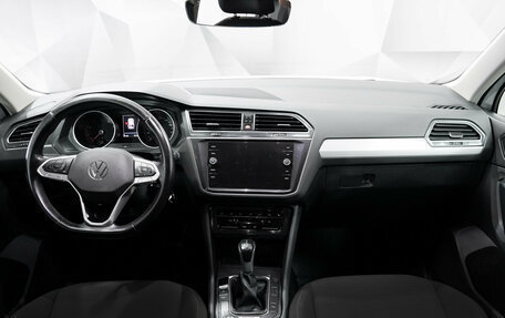 Volkswagen Tiguan II, 2021 год, 2 823 000 рублей, 11 фотография