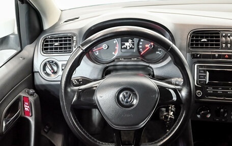 Volkswagen Polo VI (EU Market), 2017 год, 1 000 000 рублей, 13 фотография