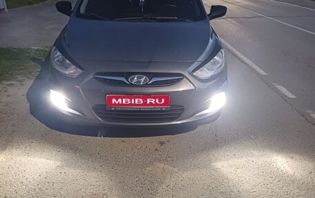 Hyundai Solaris II рестайлинг, 2011 год, 750 000 рублей, 1 фотография