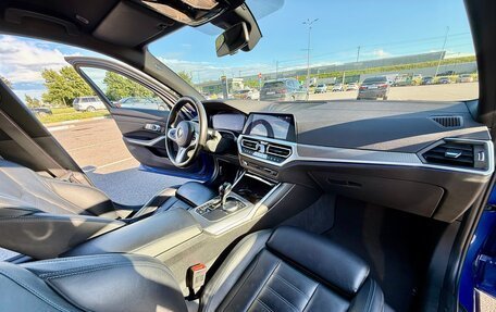 BMW 3 серия, 2019 год, 3 950 000 рублей, 21 фотография