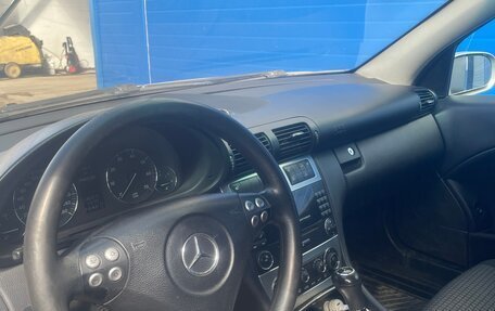 Mercedes-Benz C-Класс, 2005 год, 400 000 рублей, 4 фотография