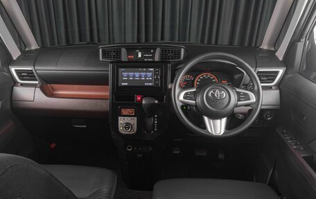 Toyota Roomy I, 2017 год, 1 189 000 рублей, 6 фотография