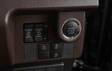 Toyota Roomy I, 2017 год, 1 189 000 рублей, 17 фотография
