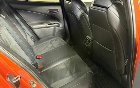 Lexus UX I, 2018 год, 2 199 000 рублей, 13 фотография