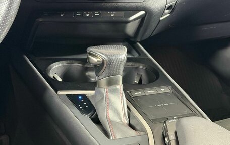 Lexus UX I, 2018 год, 2 199 000 рублей, 21 фотография