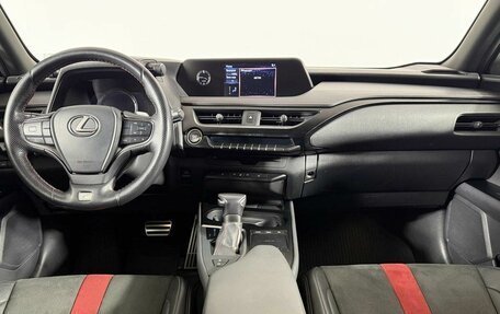 Lexus UX I, 2018 год, 2 199 000 рублей, 15 фотография