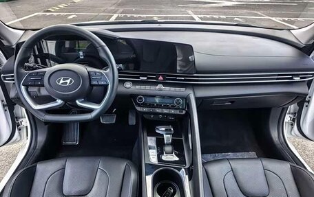 Hyundai Elantra, 2023 год, 1 630 777 рублей, 6 фотография