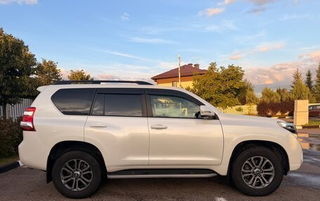 Toyota Land Cruiser Prado 150 рестайлинг 2, 2015 год, 3 695 000 рублей, 2 фотография