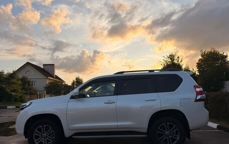 Toyota Land Cruiser Prado 150 рестайлинг 2, 2015 год, 3 695 000 рублей, 6 фотография