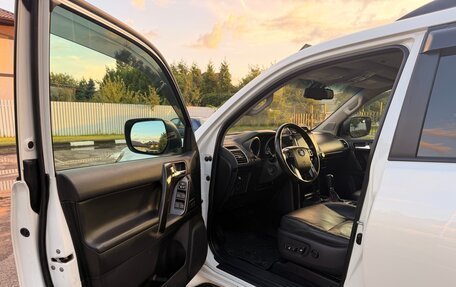 Toyota Land Cruiser Prado 150 рестайлинг 2, 2015 год, 3 695 000 рублей, 9 фотография