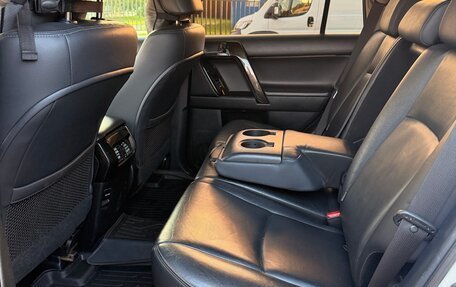 Toyota Land Cruiser Prado 150 рестайлинг 2, 2015 год, 3 695 000 рублей, 11 фотография