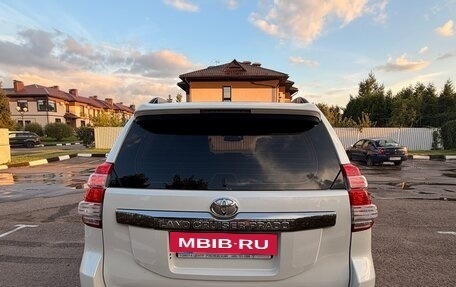 Toyota Land Cruiser Prado 150 рестайлинг 2, 2015 год, 3 695 000 рублей, 4 фотография