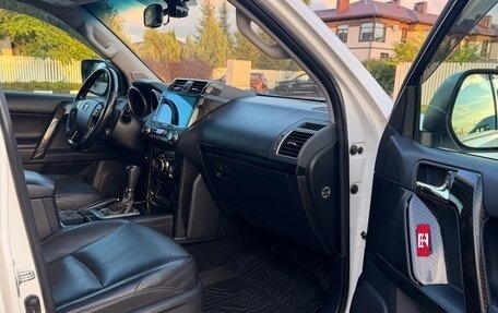 Toyota Land Cruiser Prado 150 рестайлинг 2, 2015 год, 3 695 000 рублей, 13 фотография