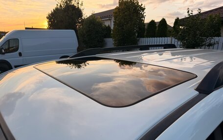 Toyota Land Cruiser Prado 150 рестайлинг 2, 2015 год, 3 695 000 рублей, 21 фотография