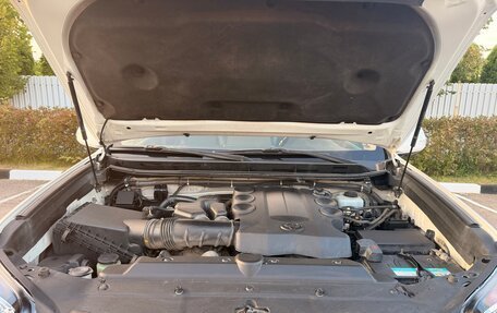Toyota Land Cruiser Prado 150 рестайлинг 2, 2015 год, 3 695 000 рублей, 18 фотография