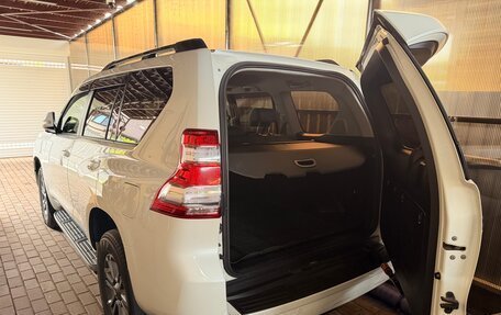 Toyota Land Cruiser Prado 150 рестайлинг 2, 2015 год, 3 695 000 рублей, 24 фотография