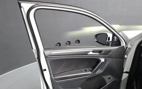 Volkswagen Tiguan II, 2023 год, 3 750 000 рублей, 7 фотография