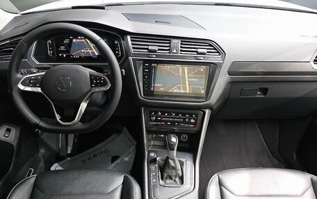 Volkswagen Tiguan II, 2023 год, 3 750 000 рублей, 14 фотография