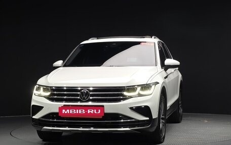 Volkswagen Tiguan II, 2023 год, 3 750 000 рублей, 2 фотография