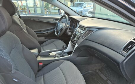 Hyundai Sonata VI, 2011 год, 749 000 рублей, 7 фотография