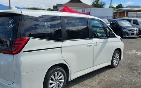 Toyota Noah, 2023 год, 2 295 005 рублей, 3 фотография