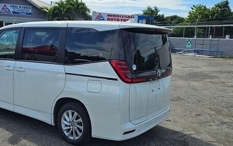 Toyota Noah, 2023 год, 2 295 005 рублей, 4 фотография
