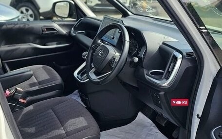 Toyota Noah, 2023 год, 2 295 005 рублей, 5 фотография