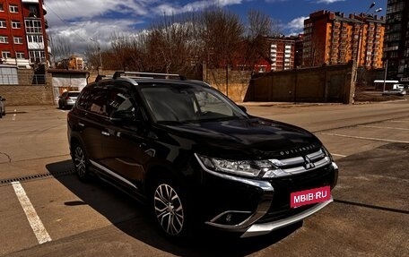 Mitsubishi Outlander III рестайлинг 3, 2018 год, 2 900 000 рублей, 1 фотография