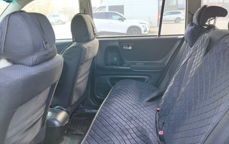 Toyota Kluger I, 2003 год, 12 фотография