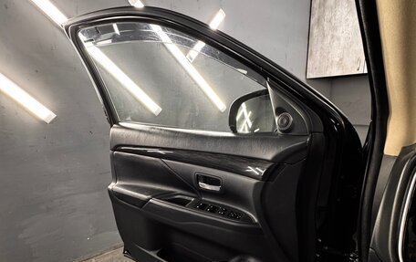 Mitsubishi Outlander III рестайлинг 3, 2018 год, 2 900 000 рублей, 12 фотография
