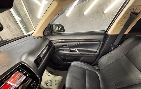 Mitsubishi Outlander III рестайлинг 3, 2018 год, 2 900 000 рублей, 13 фотография