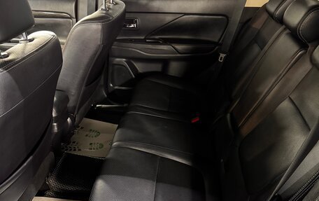 Mitsubishi Outlander III рестайлинг 3, 2018 год, 2 900 000 рублей, 18 фотография