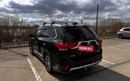 Mitsubishi Outlander III рестайлинг 3, 2018 год, 2 900 000 рублей, 6 фотография