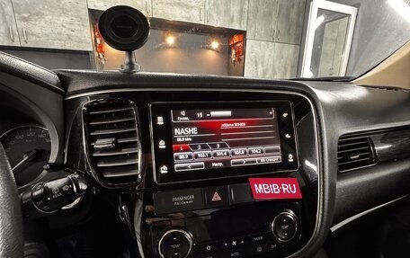 Mitsubishi Outlander III рестайлинг 3, 2018 год, 2 900 000 рублей, 16 фотография