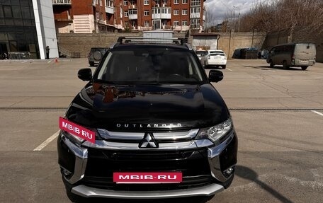 Mitsubishi Outlander III рестайлинг 3, 2018 год, 2 900 000 рублей, 10 фотография