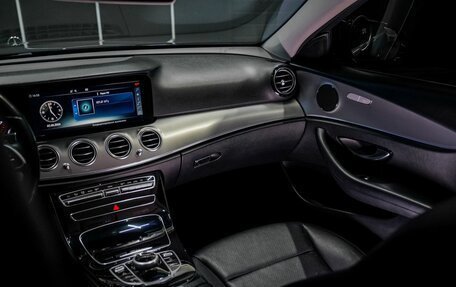 Mercedes-Benz E-Класс, 2019 год, 2 275 000 рублей, 22 фотография