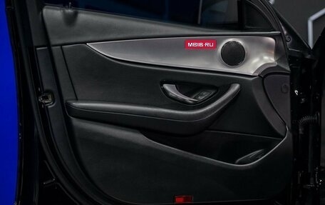 Mercedes-Benz E-Класс, 2019 год, 2 275 000 рублей, 15 фотография