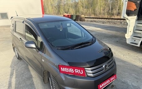 Honda Freed I, 2010 год, 690 000 рублей, 2 фотография