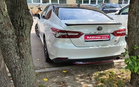 Toyota Camry, 2021 год, 3 300 000 рублей, 1 фотография