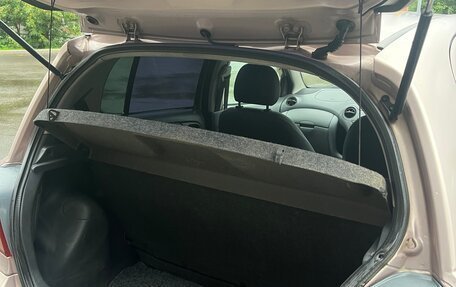 Toyota Vitz, 2000 год, 285 000 рублей, 14 фотография