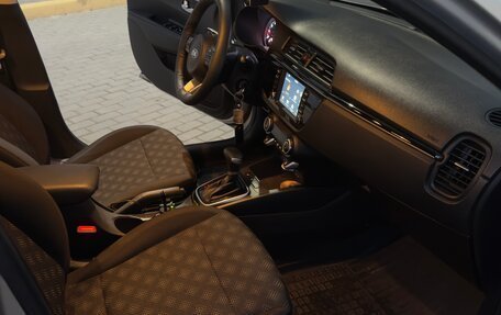 KIA Rio IV, 2018 год, 1 650 000 рублей, 18 фотография