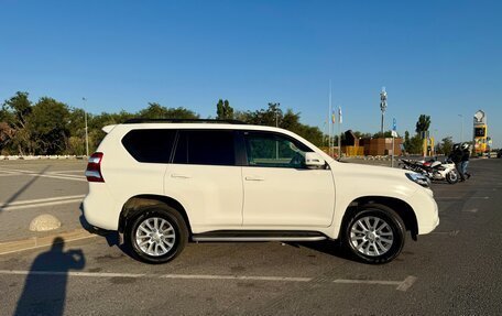 Toyota Land Cruiser Prado 150 рестайлинг 2, 2014 год, 4 000 000 рублей, 7 фотография