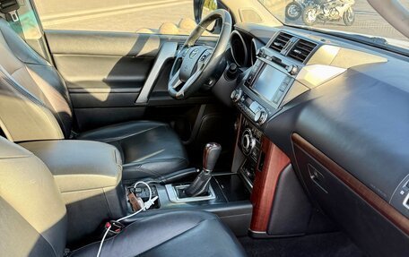Toyota Land Cruiser Prado 150 рестайлинг 2, 2014 год, 4 000 000 рублей, 12 фотография