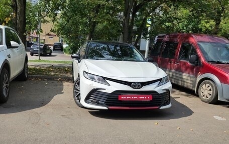 Toyota Camry, 2021 год, 3 300 000 рублей, 3 фотография