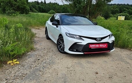Toyota Camry, 2021 год, 3 300 000 рублей, 9 фотография