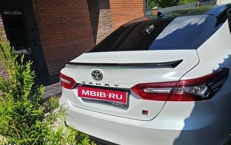 Toyota Camry, 2021 год, 3 300 000 рублей, 10 фотография